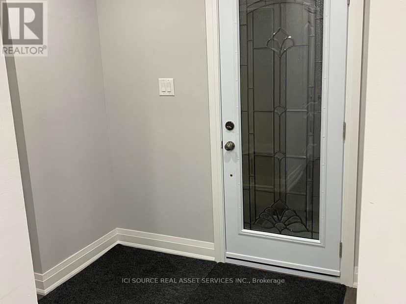 77 Newbridge Crescent — photo 13 of 40