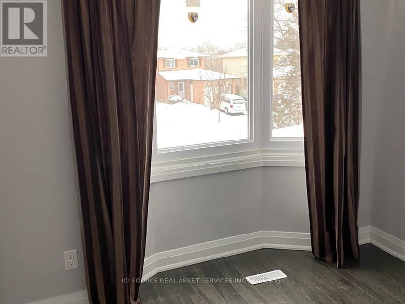 77 Newbridge Crescent — photo 27 of 40