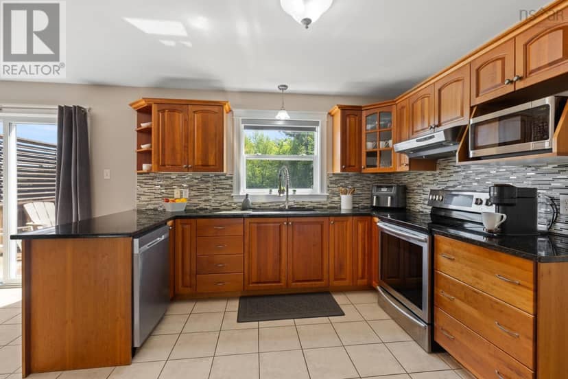 785 Basinview Drive — photo 17 of 40