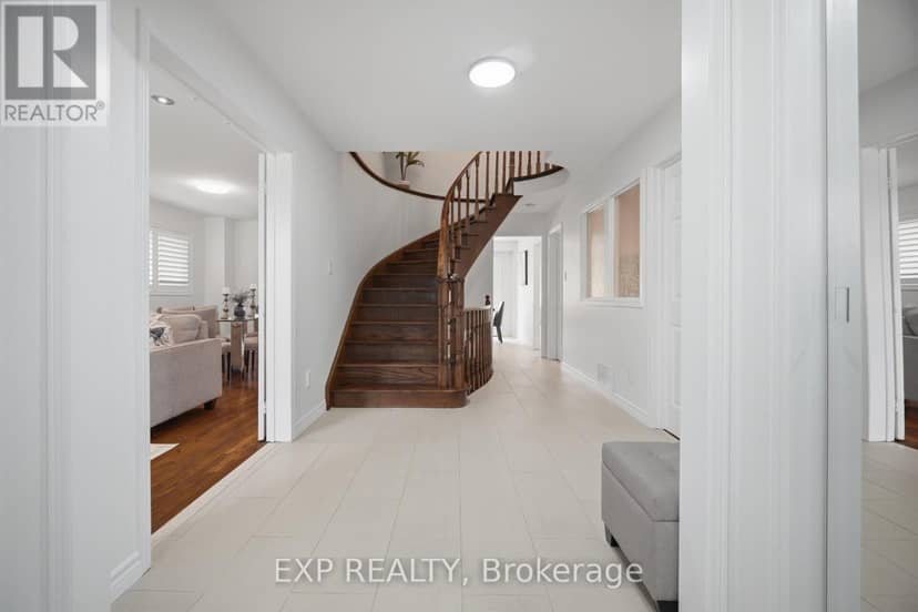70 Embassy Drive, Vaughan, photo 5