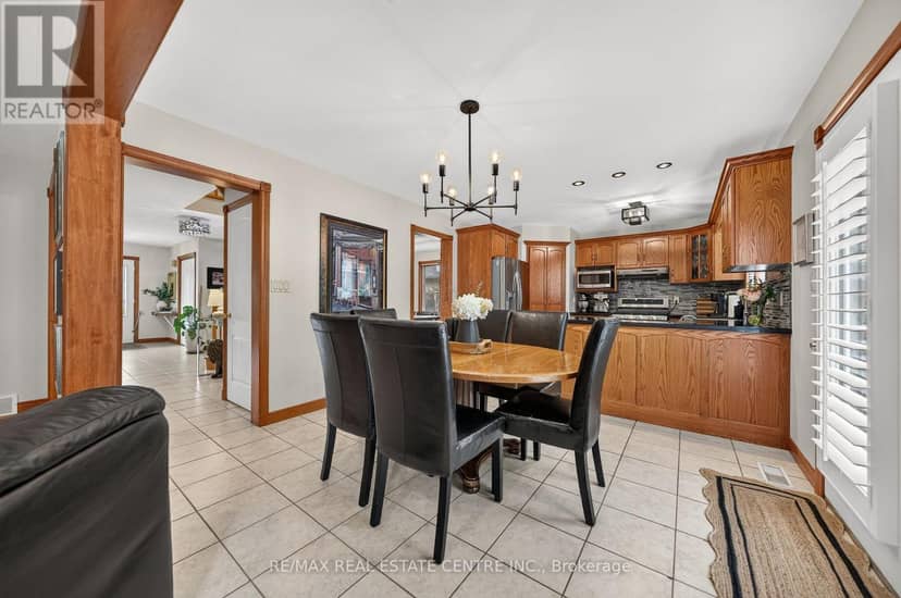 52 Archwood Crescent — photo 15 of 40
