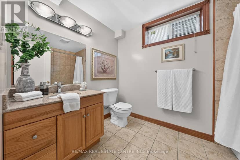 52 Archwood Crescent — photo 39 of 40