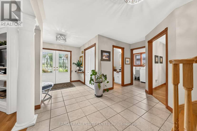 52 Archwood Crescent — photo 5 of 40
