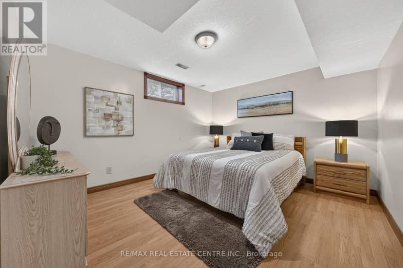 52 Archwood Crescent — photo 38 of 40