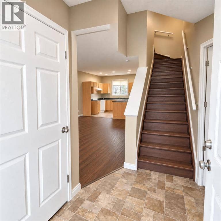 4, 624 41 Street, Edson, photo 3