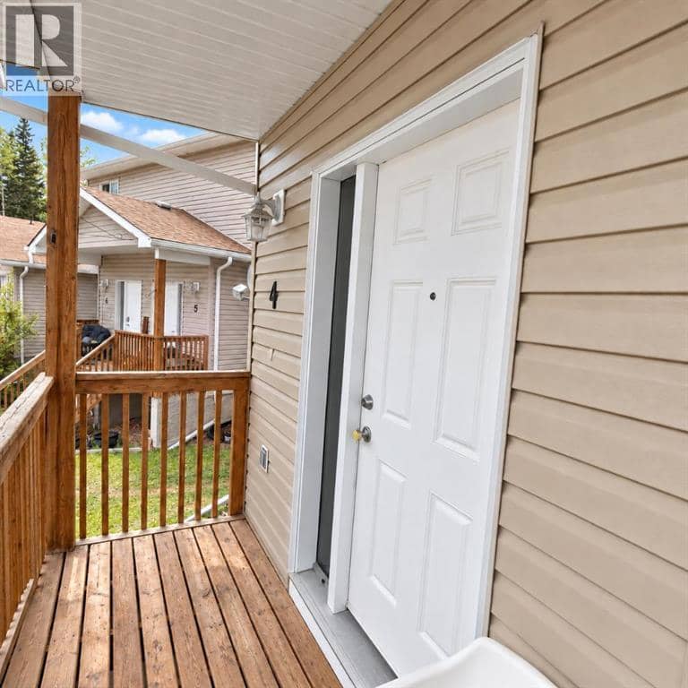 4, 624 41 Street, Edson, photo 2