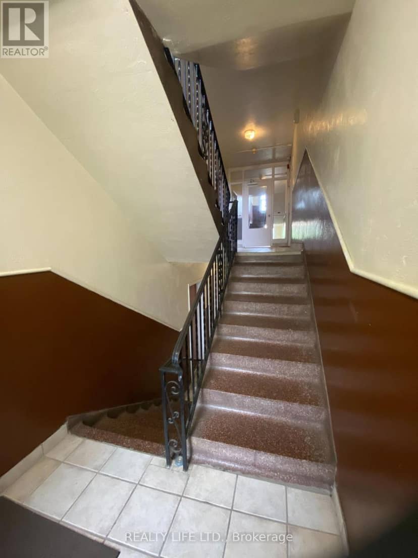 2124 Harris Crescent, Burlington, photo 8