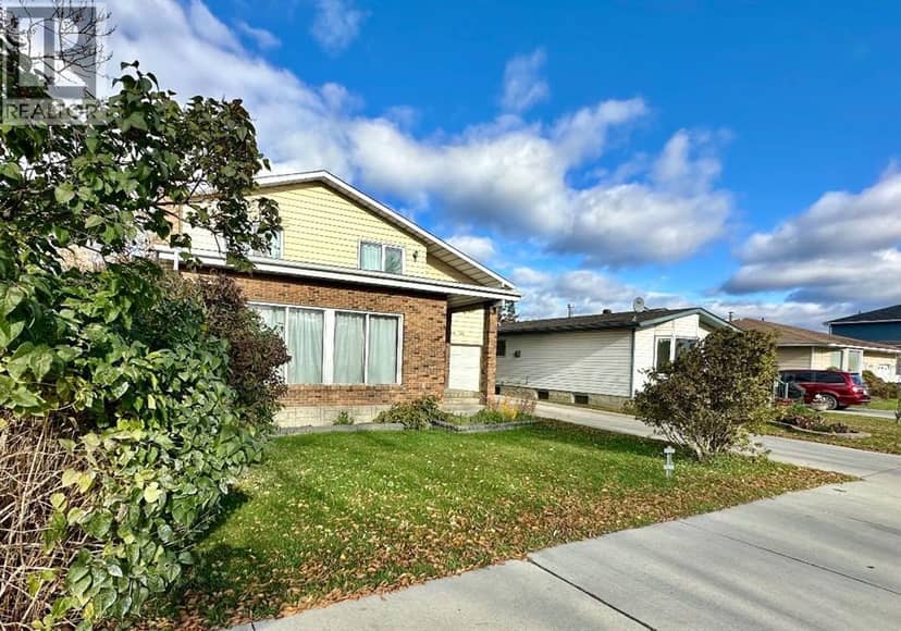 10016 102 Avenue — photo 9 of 37