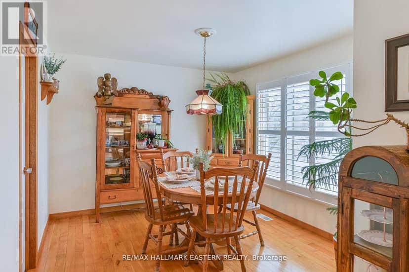 2839 Peter Street — photo 14 of 32