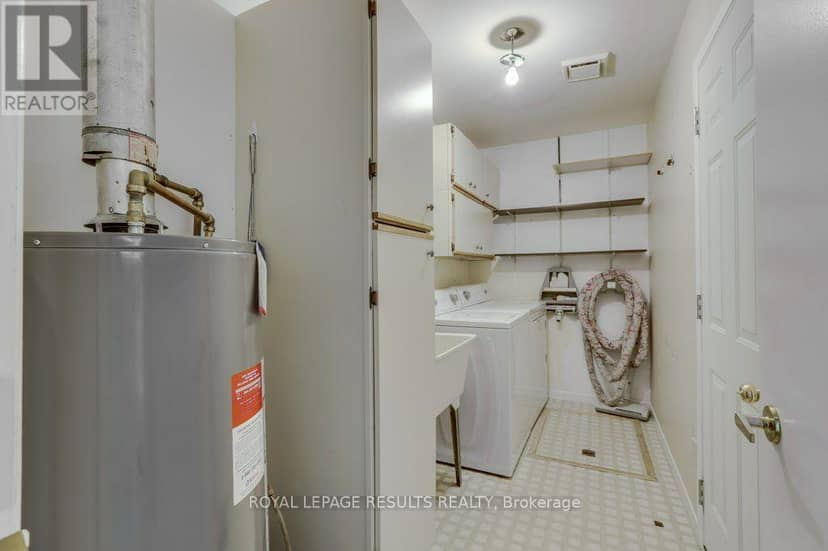 71 Edwin Crescent — photo 34 of 40