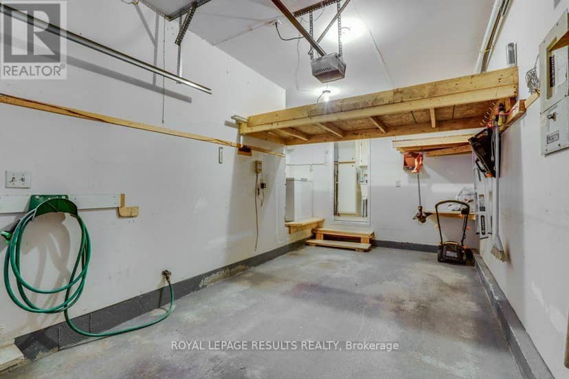 71 Edwin Crescent — photo 35 of 40