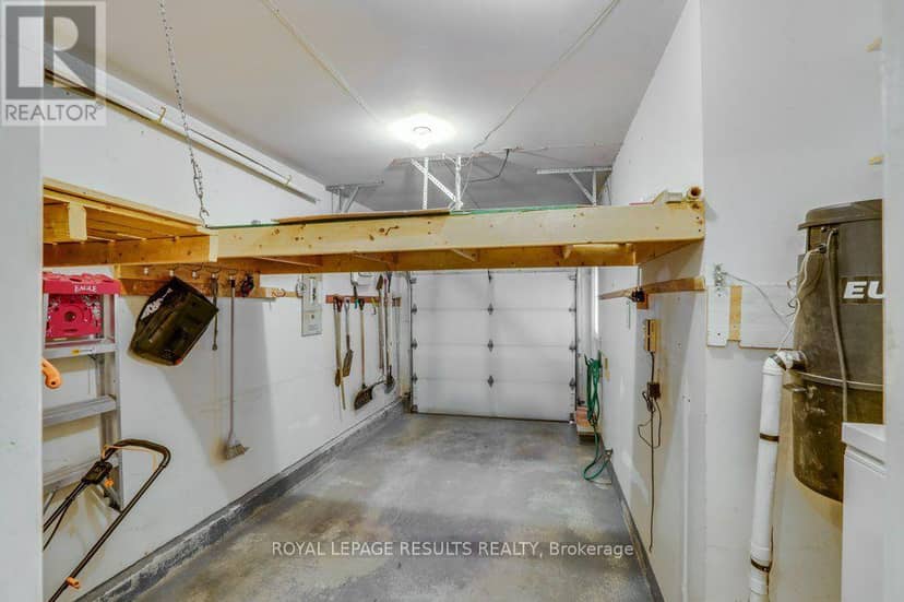 71 Edwin Crescent — photo 36 of 40
