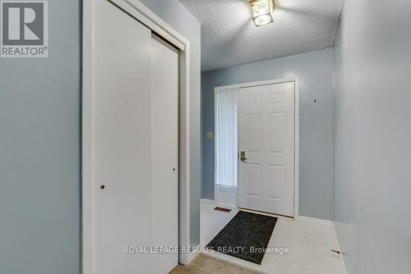 71 Edwin Crescent — photo 5 of 40
