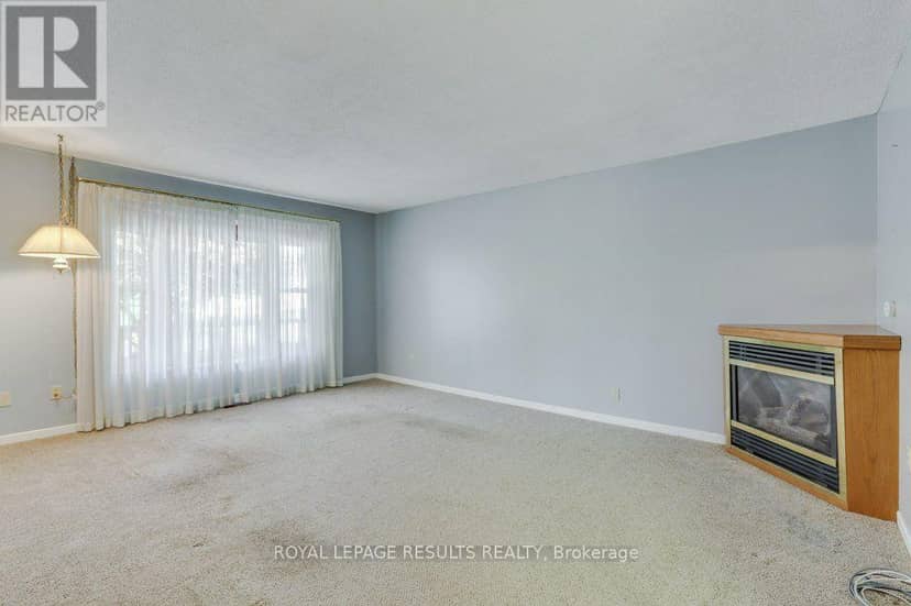 71 Edwin Crescent — photo 8 of 40