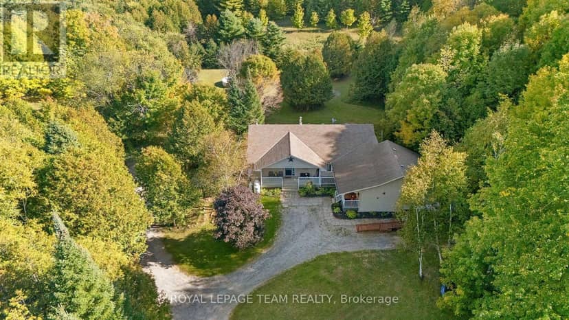 5195 McDonald's Corners Road, Lanark Highlands