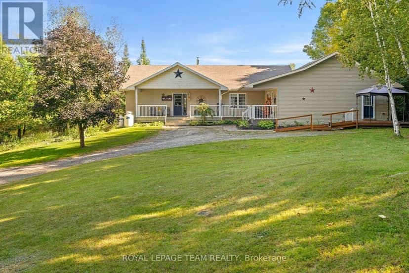 5195 McDonald's Corners Road, Lanark Highlands, photo 2
