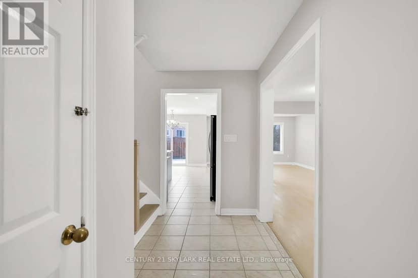 44 Fallstar Crescent — photo 4 of 26