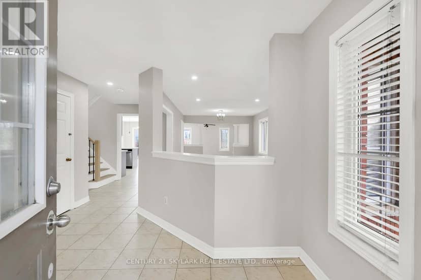 44 Fallstar Crescent — photo 5 of 26