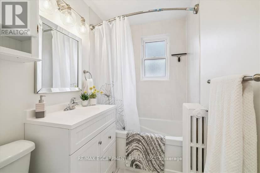 6 - 21 Mountwood Avenue — photo 21 of 39