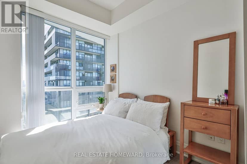 3102 - 30 Roehampton Avenue — photo 10 of 40