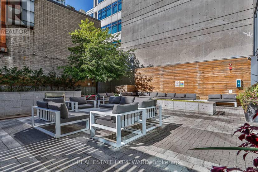 3102 - 30 Roehampton Avenue — photo 33 of 40