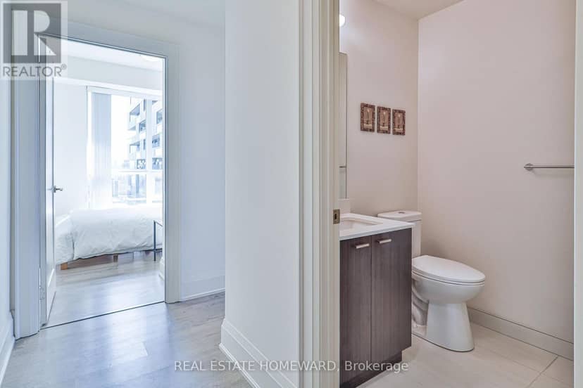 3102 - 30 Roehampton Avenue — photo 7 of 40