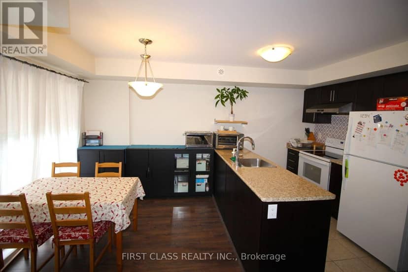 2113 - 2 Westmeath Lane — photo 6 of 18