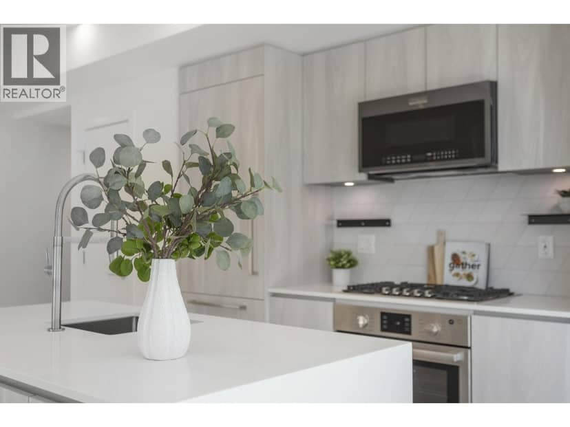 204 3264 VANNESS AVENUE, Vancouver