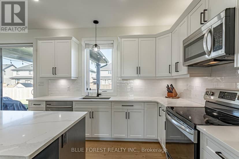 106 Spencer Avenue — photo 17 of 40