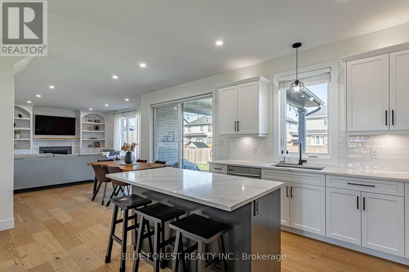 106 Spencer Avenue — photo 16 of 40