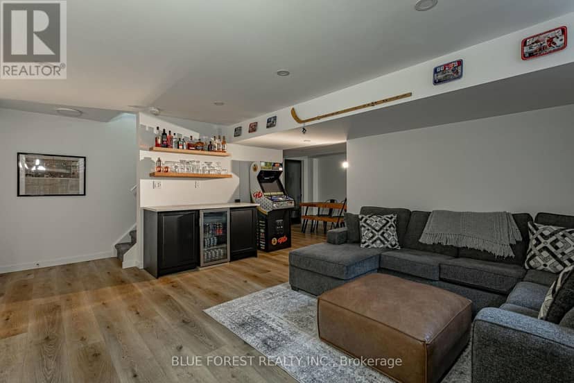 106 Spencer Avenue — photo 35 of 40