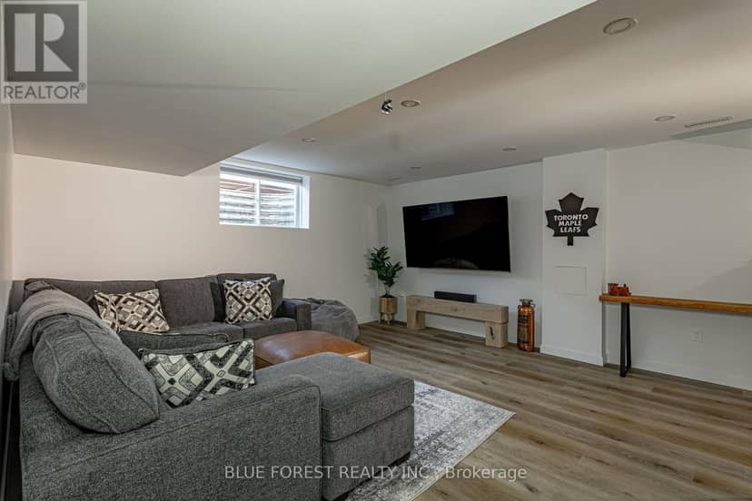 106 Spencer Avenue — photo 36 of 40