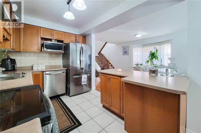 171 HIGHBURY Drive Unit# 13 — photo 26 of 40
