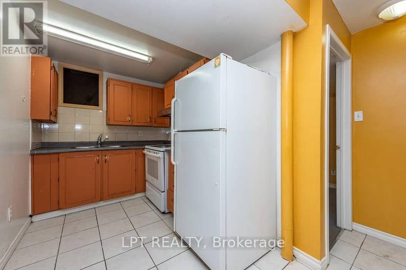 111 Dearbourne Boulevard — photo 35 of 40