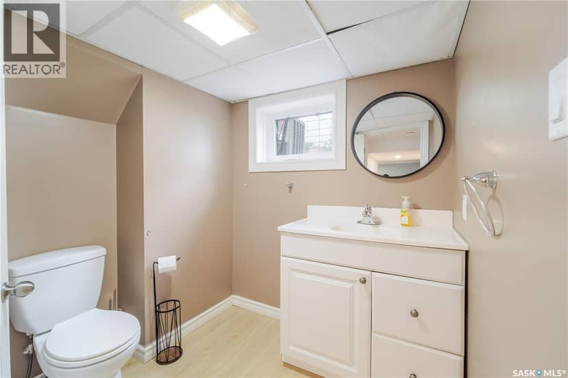 1048 11th AVENUE NW — photo 36 of 40