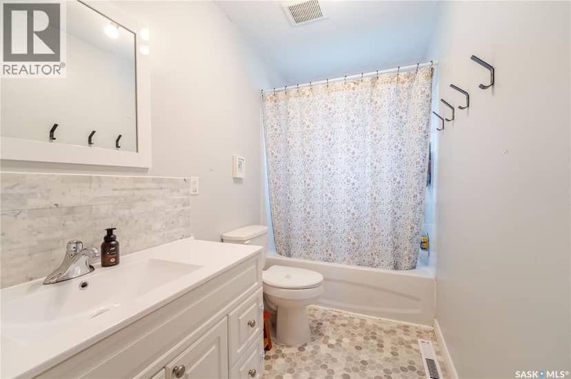 1048 11th AVENUE NW — photo 19 of 40