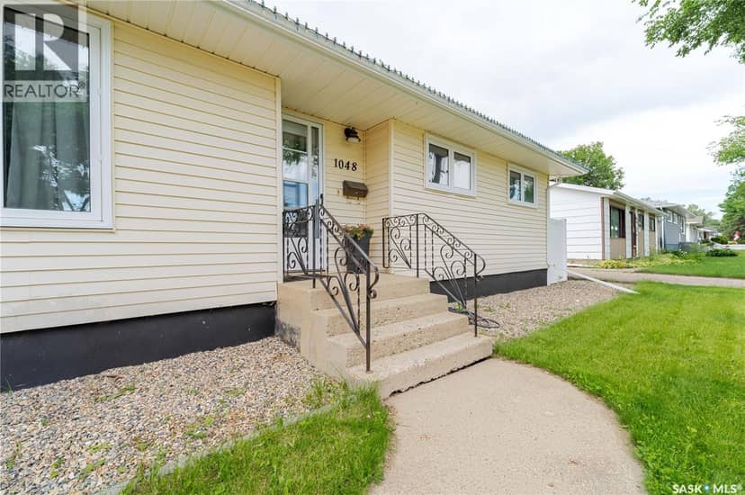 1048 11th AVENUE NW, Moose Jaw