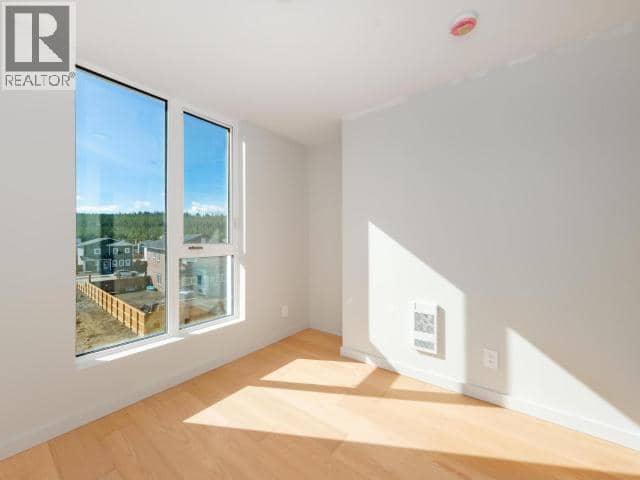 2-244 Witch Hazel Drive — photo 15 of 26