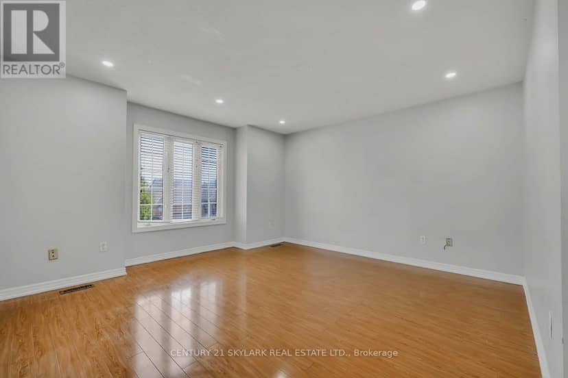 44 Fallstar Crescent — photo 17 of 26