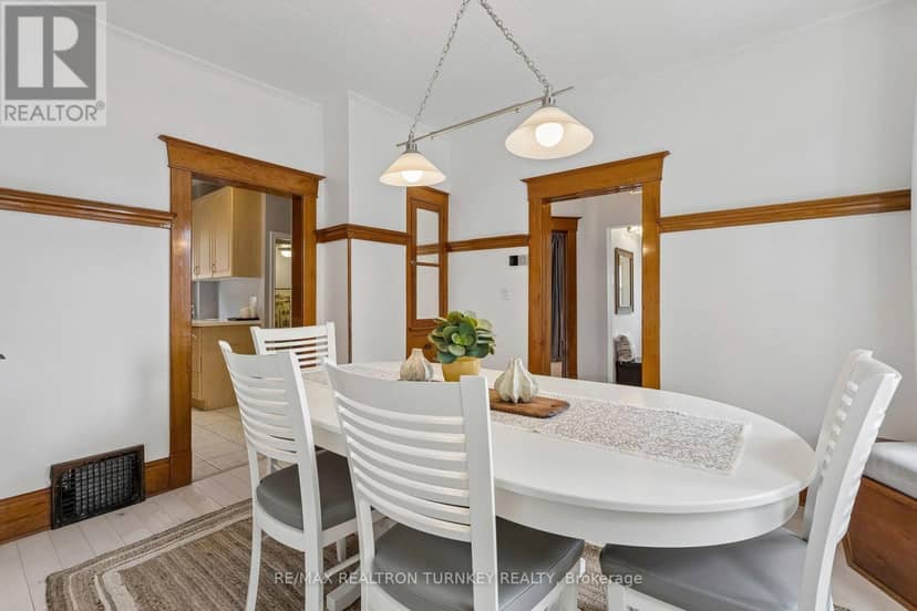 72 Vincent Street — photo 17 of 40