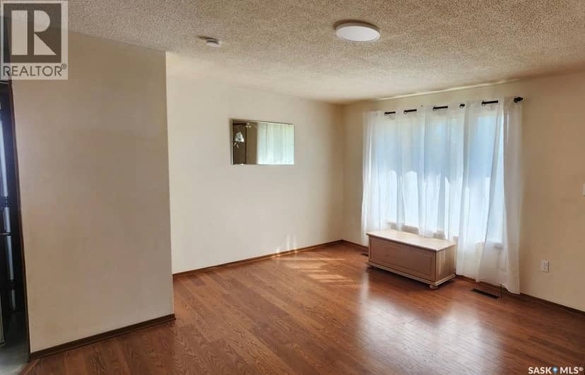 605 Hall STREET — photo 11 of 35