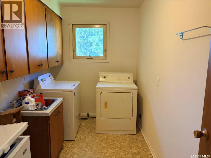 605 Hall STREET — photo 21 of 35