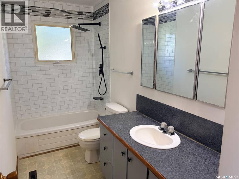 605 Hall STREET — photo 22 of 35