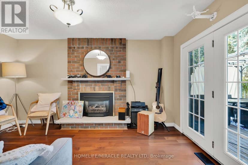 9 Iris Crescent — photo 15 of 40