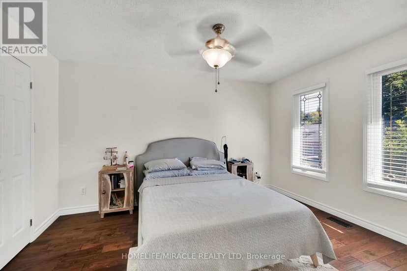 9 Iris Crescent — photo 21 of 40