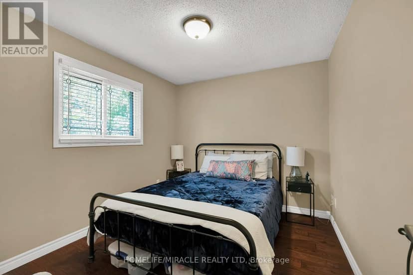9 Iris Crescent — photo 28 of 40