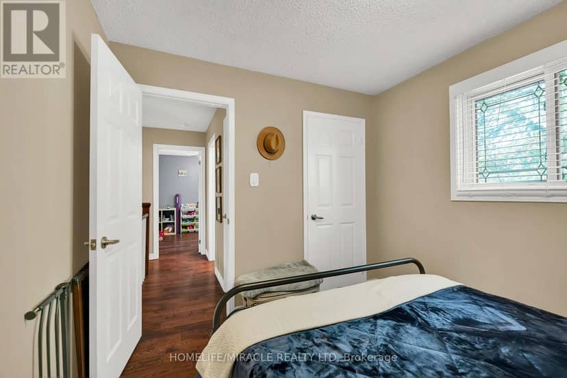 9 Iris Crescent — photo 29 of 40