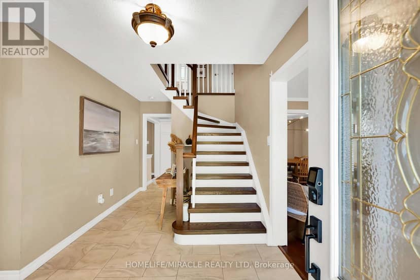 9 Iris Crescent — photo 6 of 40