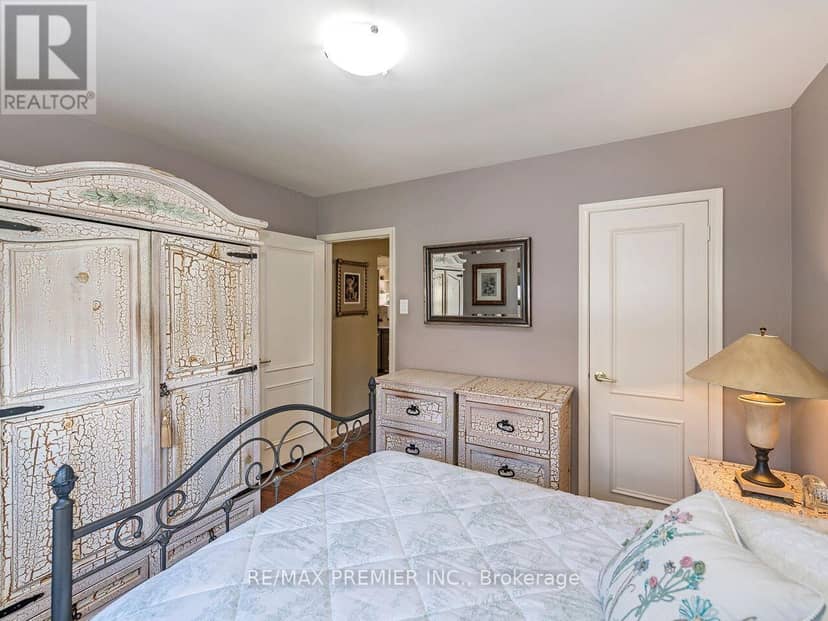 2894 Weston Road — photo 17 of 38