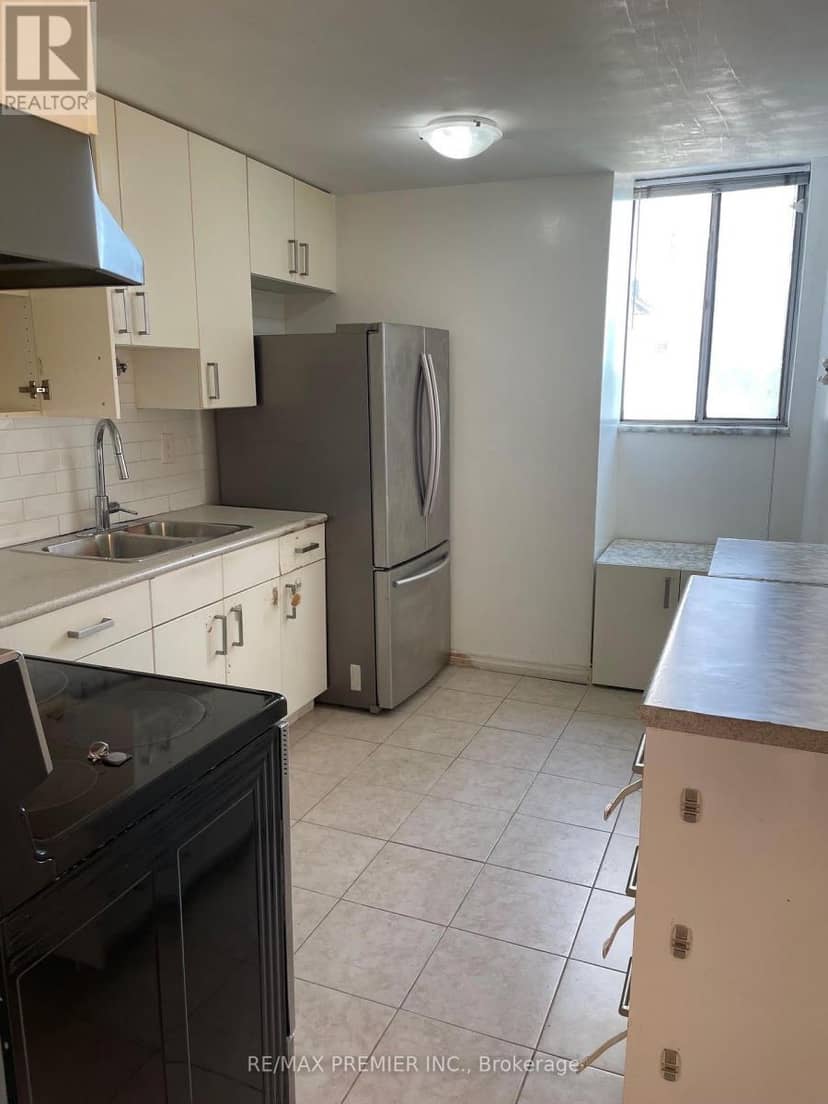 408 - 320 Dixon Road, Toronto, photo 6
